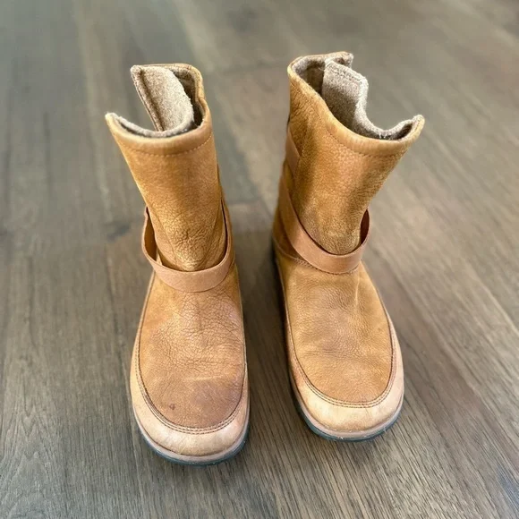 Women’s Chaco Hopi Wool Lined Chelsea Boot Size 10